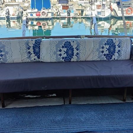 Precioso Barco En Barcelona Hotel Badalona Luaran gambar